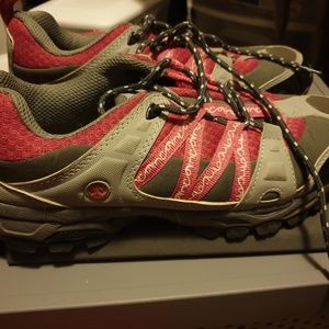 EUC tennis shoes/hikers